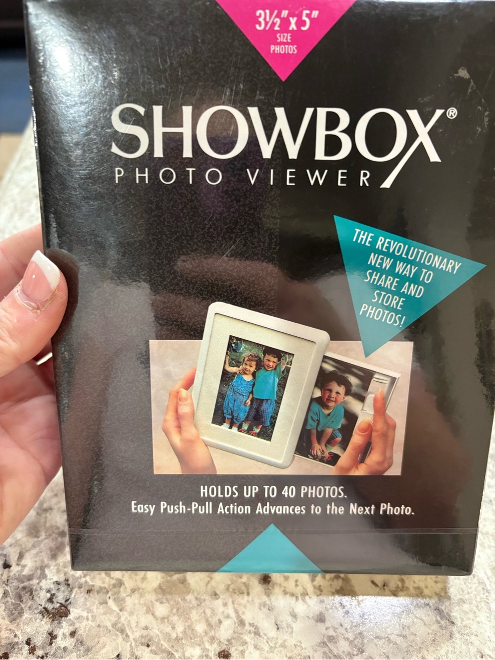 Photo Viewer in Black